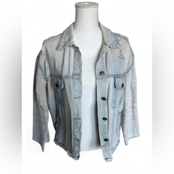 Moon River Oversized Distressed Denim Jacket Raw Hem Light Wash | Medium - Picture 1 of 6